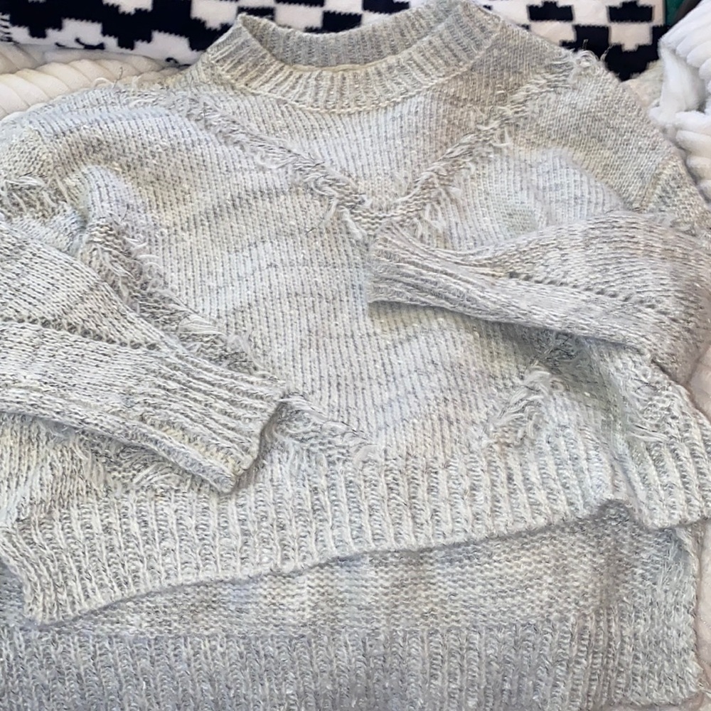 Charlotte Russ perfect sweater ✨✨